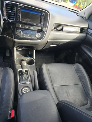 Mitsubishi Outlander, 4x4, 7 locuri, AN 2015, piele, full option, kilometraj real, înmatriculată RO - imagine 2