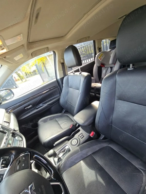 Mitsubishi Outlander, 4x4, 7 locuri, AN 2015, piele, full option, kilometraj real, înmatriculată RO - imagine 4