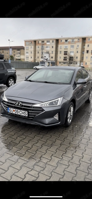 Hyundai Elantra 2019 | Highway
