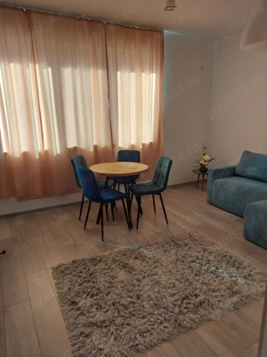 Închiriez apartament