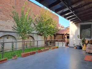 OCAZIE !!! Apartament in casa situata ultracentral cu curte aferenta. - imagine 4