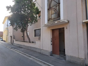 Apartament ultracentral in casa cu curte aferenta