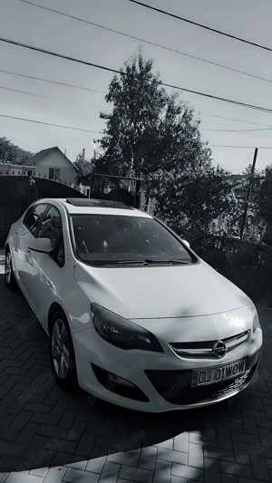 Vând sau schimb Astra j 2013 cu BMW e 90