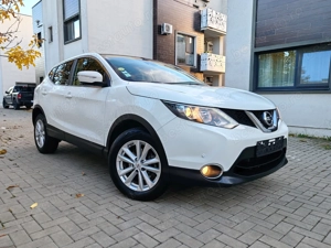 Nissan Qashqai 1.5 DCI Euro5 NaviPanoramicCmr360LedKeyLesGoClimatronicParktronicTempomatJante - imagine 2 Nissan Qashqai 1.5 DCI Euro5 NaviPanoramicCmr360LedKeyLesGoClimatronicParktronicTempomatJante - imagine 2