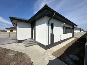 Casa pe parter cu 3 dormitoare si doua bai in Clinceni