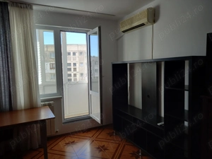 Ofer spre inchiriere garsoniera