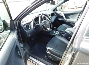 Vand sau schimb Toyota RAV4 hybrid 2017 4x4 garantie baterie piele + alcantara + faruri led - imagine 4