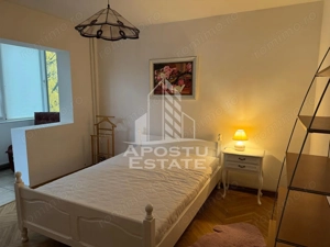Apartament 4 camere zona Aradului , centrala proprie si garaj