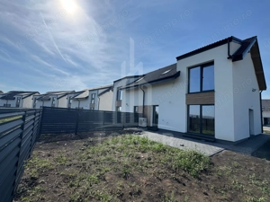 Casă Tip Duplex INDEPENDENTĂ ENERGETIC - Cartier NOU - imagine 6