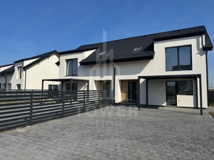 Casă Tip Duplex INDEPENDENTĂ ENERGETIC - Cartier NOU