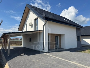 Casă individuală INDEPENDENTĂ ENERGETIC - CARTIER NOU