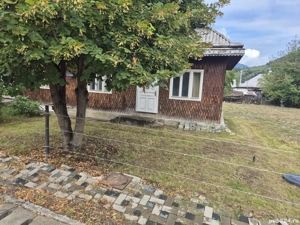 Vand casa batraneasca cu 550 mp teren