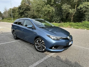 Toyota Auris 1.8 hibrid   2015   euro 6   automata