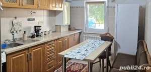 Vand apartament 2 camere, la parter pe strada Oituz