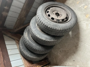 Jante cu cauciucuri de iarnă.