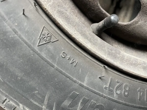 Jante cu cauciucuri de iarnă. - imagine 2