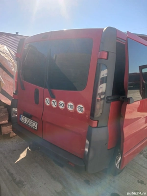 Renault Trafic - 9 Locuri - 2.5 Diesel 135 cp - imagine 2 Renault Trafic - 9 Locuri - 2.5 Diesel 135 cp - imagine 2