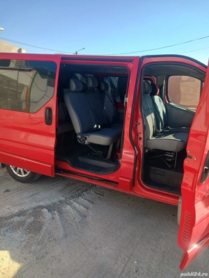 Renault Trafic - 9 Locuri - 2.5 Diesel 135 cp - imagine 5 Renault Trafic - 9 Locuri - 2.5 Diesel 135 cp - imagine 5