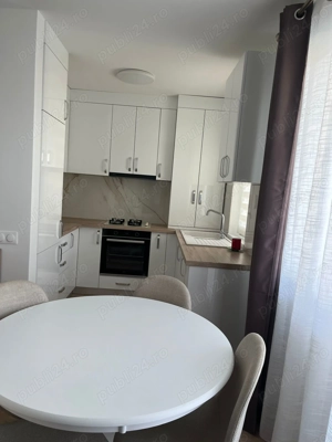Închiriez apartament