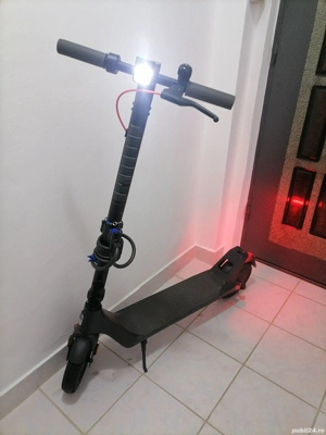 Vînd trotinetă electrică 