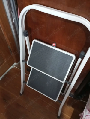 Scară cu două trepte 