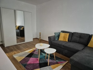 Închiriez garsoniera 