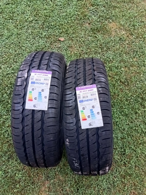 De vanzare 2 anvelope noi