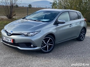 toyota auris 1,8 hibrid Edition S+ ,