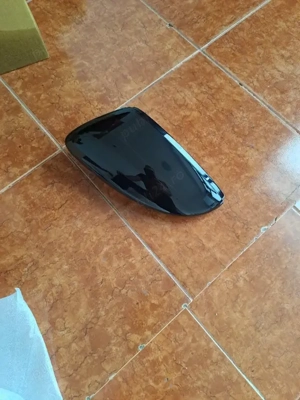 Capac oglinda stanga VW Passat B7 nou culoare neagra LC9X - imagine 3 Capac oglinda stanga VW Passat B7 nou culoare neagra LC9X - imagine 3