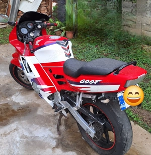Vând Honda CBR 600F - imagine 2 Vând Honda CBR 600F - imagine 2