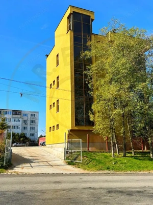 Clădire modernă de închiriat – ideală pentru clinică medicală sau companie mare