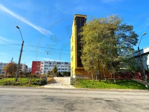 Clădire modernă de închiriat – ideală pentru clinică medicală sau companie mare - imagine 3