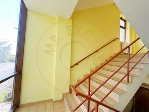 Clădire modernă de închiriat – ideală pentru clinică medicală sau companie mare - imagine 11