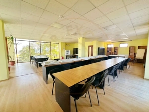 Clădire modernă de închiriat – ideală pentru clinică medicală sau companie mare - imagine 8