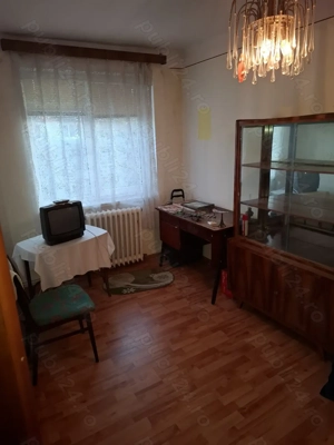 Vând apartament 3 camere, 3 3, șarpantă, boxă, zonă ultracentrală - imagine 8 Vând apartament 3 camere, 3 3, șarpantă, boxă, zonă ultracentrală - imagine 8