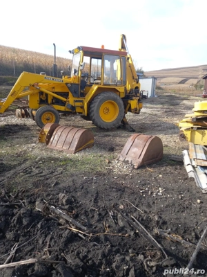 Vând Buldoexcavator 