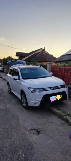 Masina SUV Mitsubishi