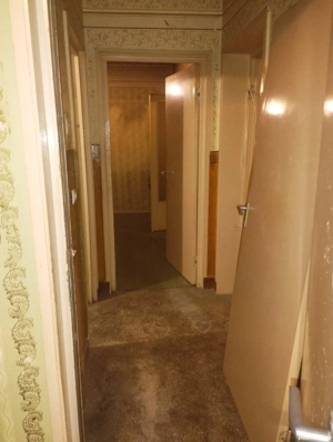 vând apartament cu patru camere
