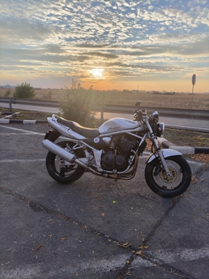 Vând motocicleta Suzuki Bandit 1200 naked