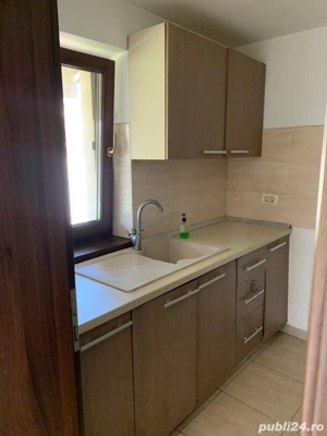 Vilă modernă și spațioasă cu grădină   Giroc, la intrare în Timișoara - imagine 9