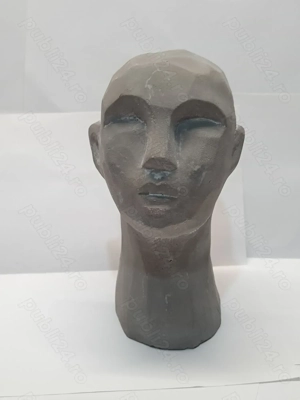 Statuie minimalistă din ciment, inspirație din Expresionismul abstract