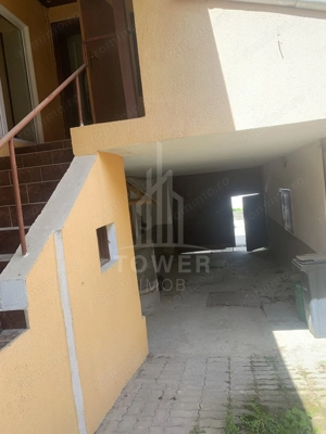 Casă în centrul Cisnădioarei cu 243mp de locuit și teren de 936mp - imagine 8