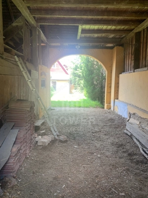 Casă în centrul Cisnădioarei cu 243mp de locuit și teren de 936mp - imagine 17