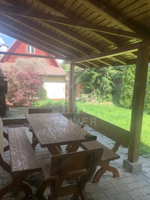 Casă în centrul Cisnădioarei cu 243mp de locuit și teren de 936mp - imagine 18