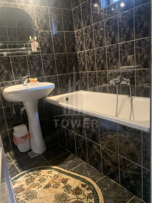 Casă în centrul Cisnădioarei cu 243mp de locuit și teren de 936mp - imagine 10