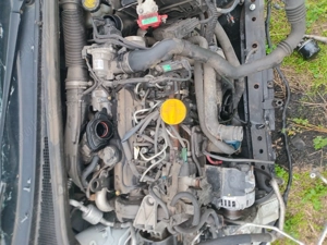 Dezmembrez renault clio din 2012 1.5 ,euro5 motorul funcționează  - imagine 2