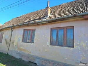 Casa tip colnă din cărămidă in localitatea Cuvin  - imagine 2