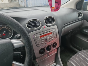 Ford Focus 1.6 benzina - imagine 6