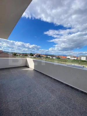 Apartament 3 camere, 115 mp, zona Dumul Petrestiului