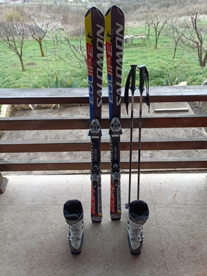 Vând ski+clăpari,+bete